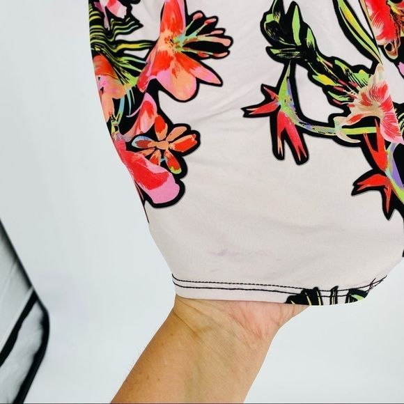 Nanette Lenore Deep V Floral Swim Coverup sz M - Picture 5 of 7